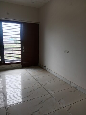 3 BHK Builder Floor For Rent in Sector 7
