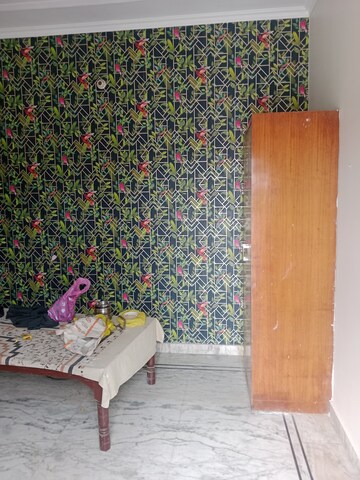 Room in 1 BHK Builder Floor at Sector 7 – for Rent
