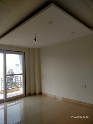 Room in 3 BHK Builder Floor at Sushant Lok 2, Sector 57 – for Sale