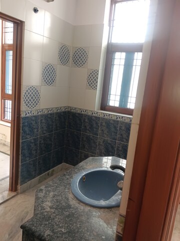 Bathroom in 2.5 BHK Independent House at Sector 55 – for Rent
