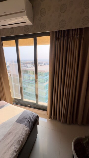 Room in 1 BHK Apartment at Kanakia Spaces Sevens, Andheri East – for Rent