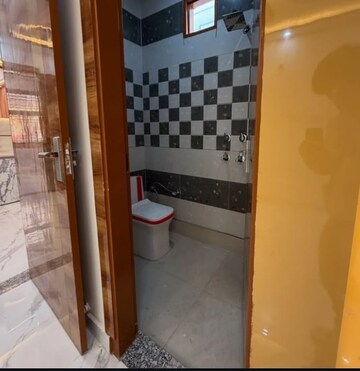 Bathroom in 3 BHK Builder Floor at Sector 33 – for Sale