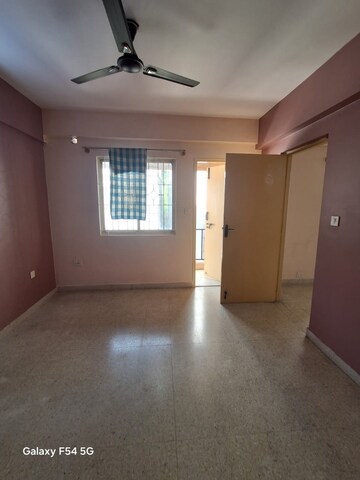 Room in 2 BHK Builder Floor at Rt Nagar – for Rent