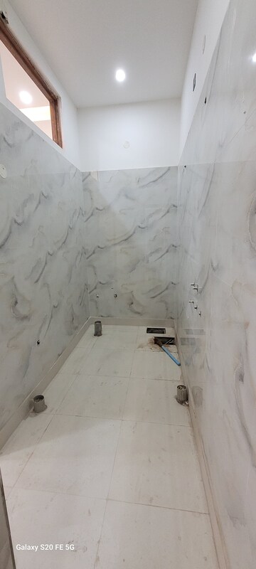 Bathroom in 4 BHK Independent House at Meerut Cantt – for Sale