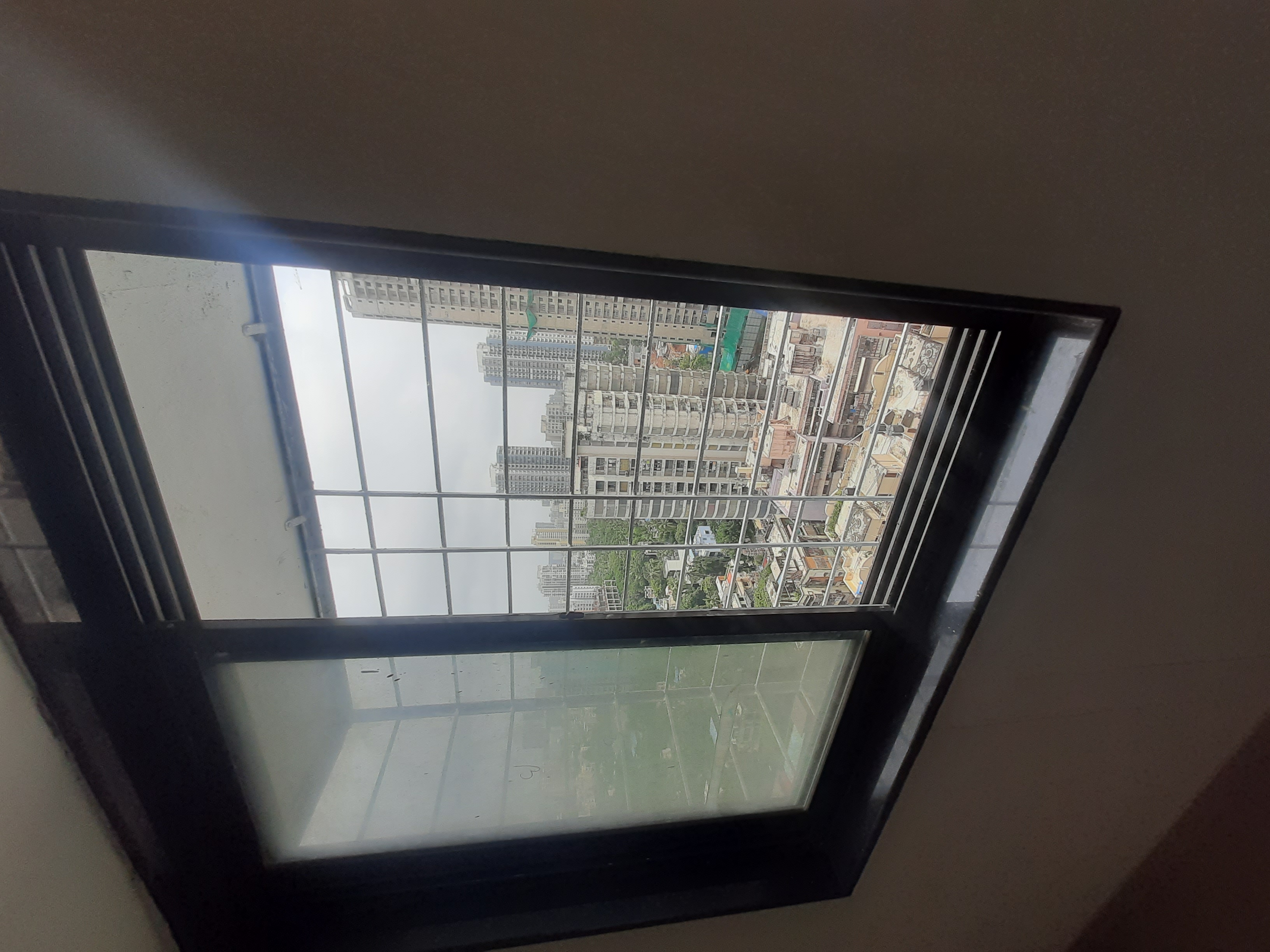2 BHK Apartment For Sale in Dev Leo Tower