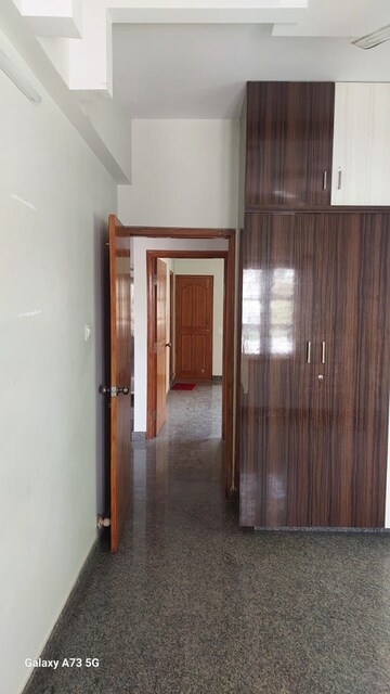 Room in 2 BHK Apartment at Jayanagar – for Rent