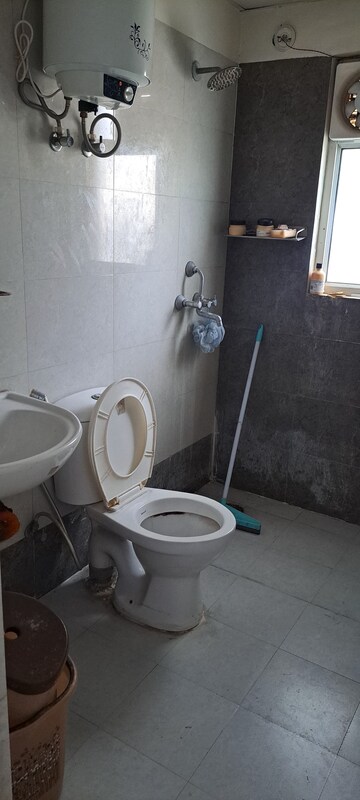 Bathroom in 2 BHK Apartment at Jayanagar – for Rent