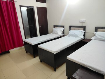 Room in  Pg at RWA Apartments Sector 15, Sector 15 – for Rent