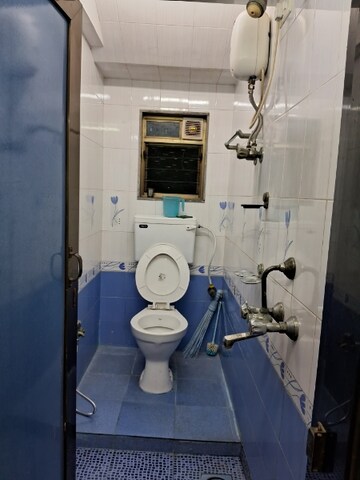 Bathroom in 1.5 BHK Apartment at Kalpak Estate, Wadala – for Rent