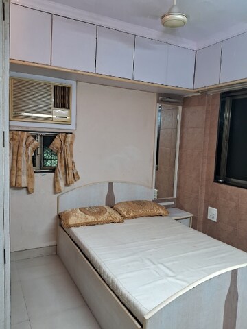 Bedroom in 1.5 BHK Apartment at Kalpak Estate, Wadala – for Rent