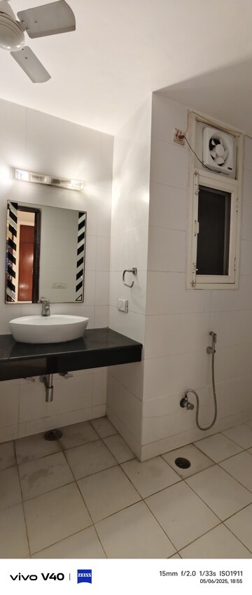  3 BHK Apartment at Defence Colony – for Rent