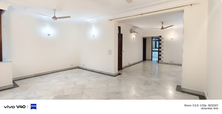 Living Room, defence colony 3 Bedroom 2000 Sq.Ft. Apartment In Defence Colony Delhi 8607377