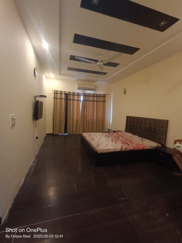 Kitchen in 3 BHK Builder Floor at Sushant Vyapaar Kendra, Sector 43 – for Rent