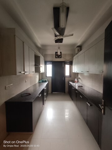 Kitchen in 3 BHK Builder Floor at Sushant Vyapaar Kendra, Sector 43 – for Rent