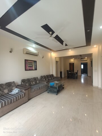 3 BHK Builder Floor For Rent in Sushant Vyapaar Kendra, Sector 43