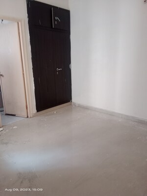 Room in 2 BHK Apartment at Gaur City 6th Avenue, Sector 4 Greater Noida – for Sale