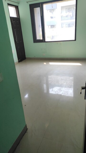 Room in 4 BHK Apartment at New Generation Maple Apartments, Dhakoli – for Rent