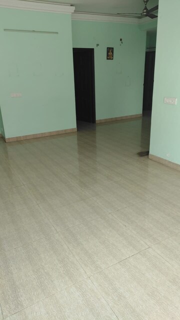 Room in 4 BHK Apartment at New Generation Maple Apartments, Dhakoli – for Rent