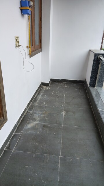 Furnished Amenities in 3 BHK Builder Floor at Vasundhara Sector 3 – for Rent