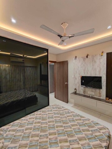 Bedroom in 2 BHK Apartment at Andheri West – for Rent