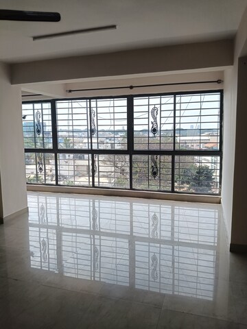 Room in 3 BHK Apartment at HS Apartment, Cunningham Road – for Rent