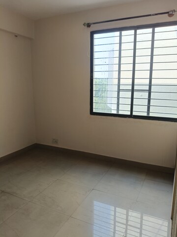 Room in 3 BHK Apartment at HS Apartment, Cunningham Road – for Rent