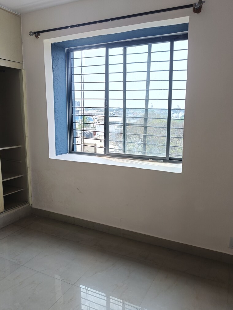 Room, hs-apartment 4 Bedroom 2000 Sq.Ft. Apartment In Cunningham Road Bangalore 8607957