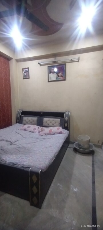Furnished Amenities in 2 BHK Builder Floor at Vishwas Park – for Rent