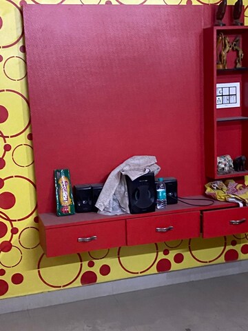 Bedroom in 2.5 BHK Builder Floor at Mayur Vihar – for Sale