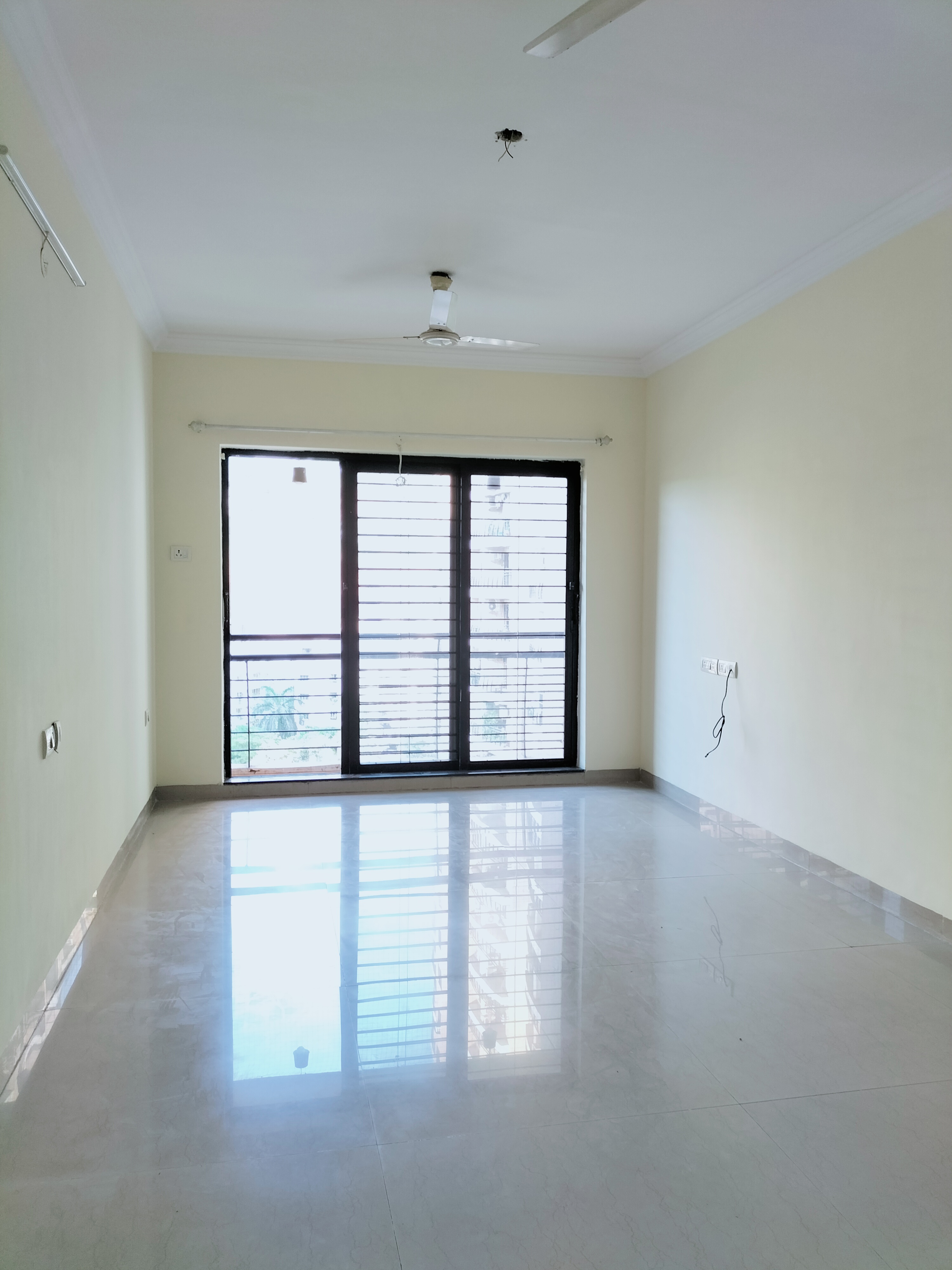 2 BHK + Extra Room Apartment For Sale in Raheja Heights Phase 2