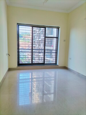 Room in 2 BHK Apartment at Raheja Heights Phase 2, Goregaon East – for Sale