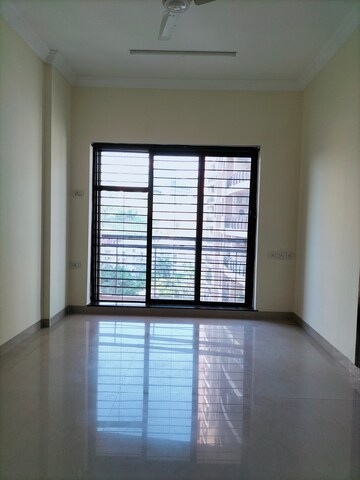 Room in 2 BHK Apartment at Raheja Heights Phase 2, Goregaon East – for Sale