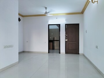 Room in 3 BHK Apartment at Raheja Heights Phase 2, Goregaon East – for Rent
