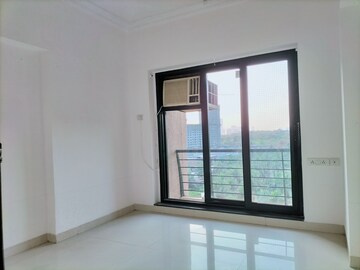 Room in 3 BHK Apartment at Raheja Heights Phase 2, Goregaon East – for Rent