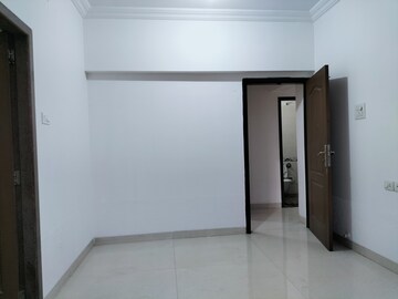 Room in 3 BHK Apartment at Raheja Heights Phase 2, Goregaon East – for Rent