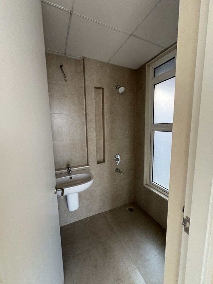 Bathroom, tata-serein 2 Bedroom 688 Sq.Ft. Apartment In Pokhran Road No Two Thane 8608046