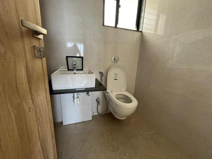 Bathroom, kohinoor-viva-city 3 Bedroom 1002 Sq.Ft. Apartment In Dhanori Pune 8608051