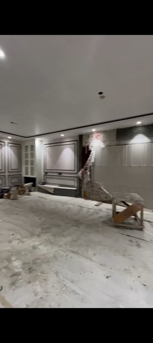 Parking in 4 BHK Builder Floor at Vivek Vihar Phase 1 – for Sale