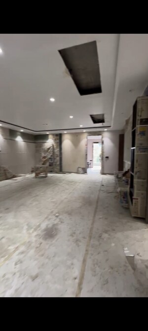 Room in 4 BHK Builder Floor at Vivek Vihar Phase 1 – for Sale