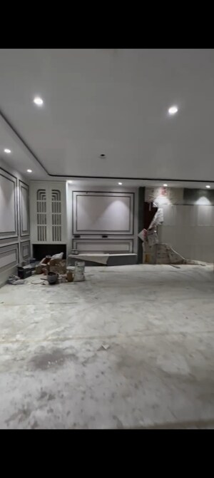 Parking in 4 BHK Builder Floor at Vivek Vihar Phase 1 – for Sale