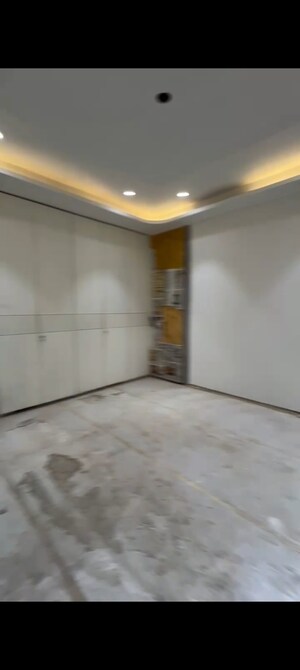 Room in 4 BHK Builder Floor at Vivek Vihar Phase 1 – for Sale