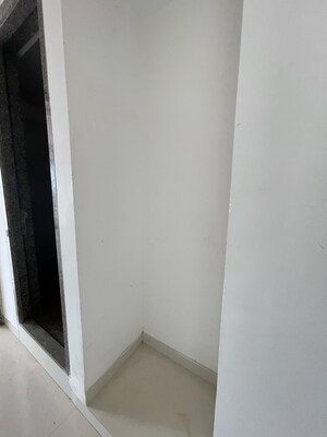 Room in 2.5 BHK Apartment at Neminath Luxeria, Andheri West – for Sale