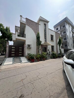 5 BHK Independent House For Sale in Vivek Vihar