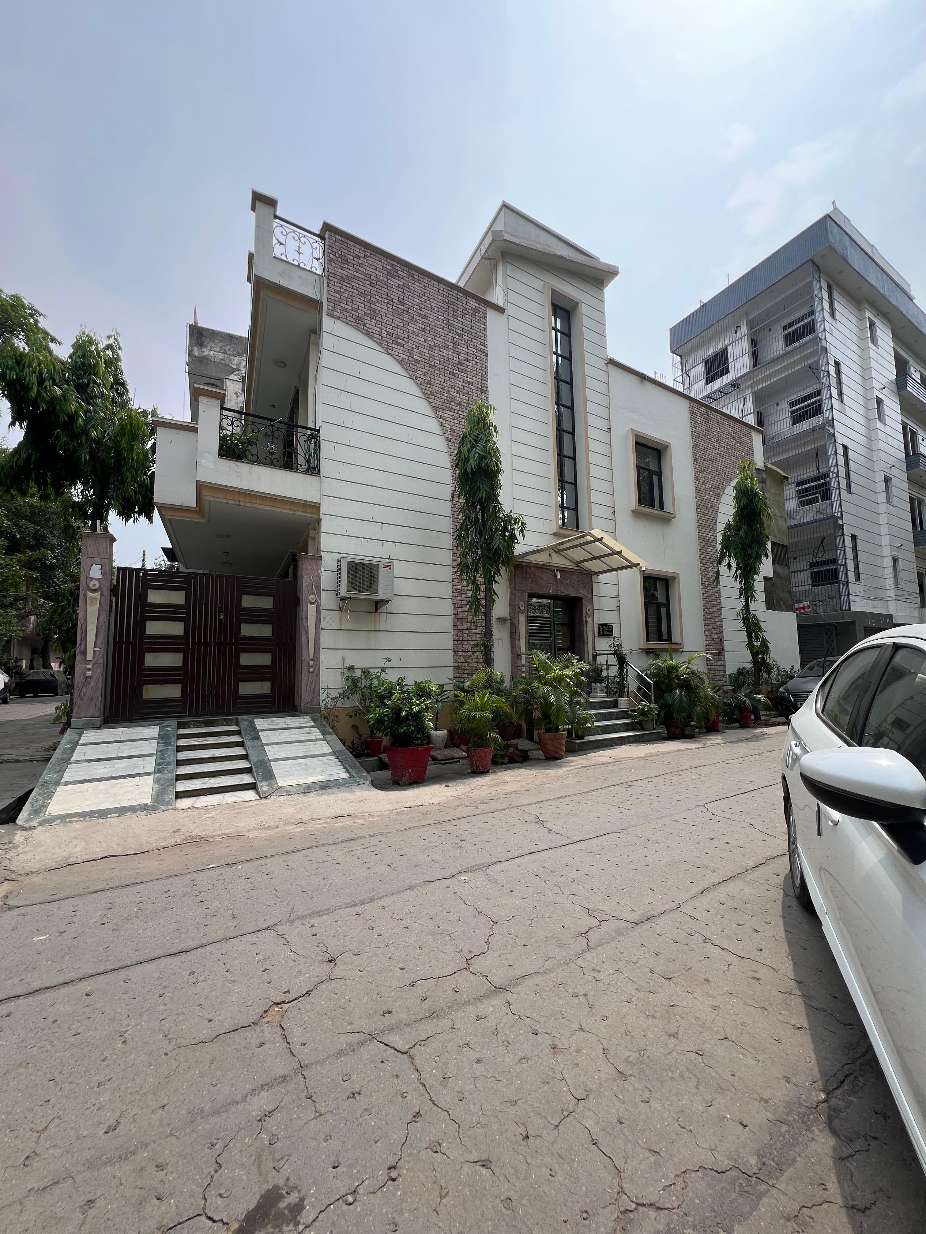 5 BHK + Pooja Room Independent House For Sale in Vivek Vihar