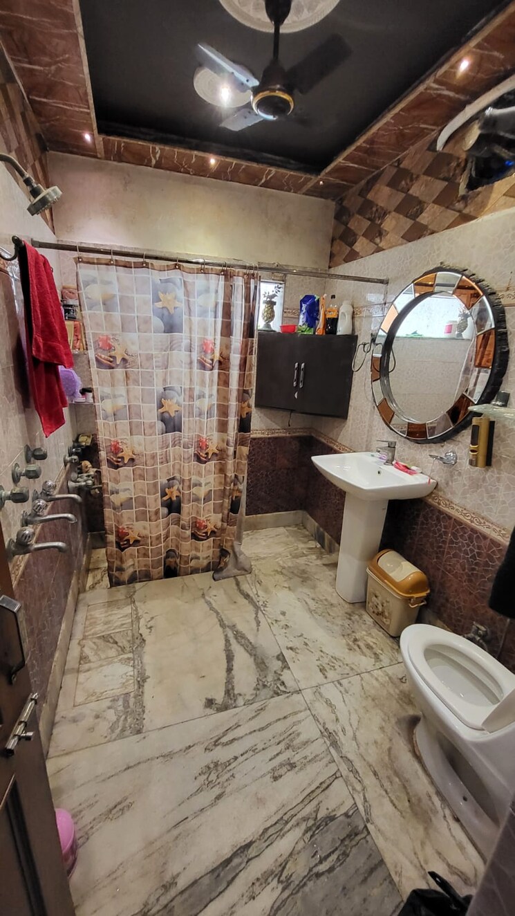 Living Room, nehru nagar 5 Bedroom 4500 Sq.Ft. Builder Floor In Nehru Nagar Ghaziabad 8608086