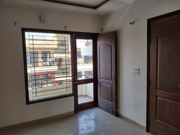 Room in 2 BHK Builder Floor at Dhakoli – for Rent