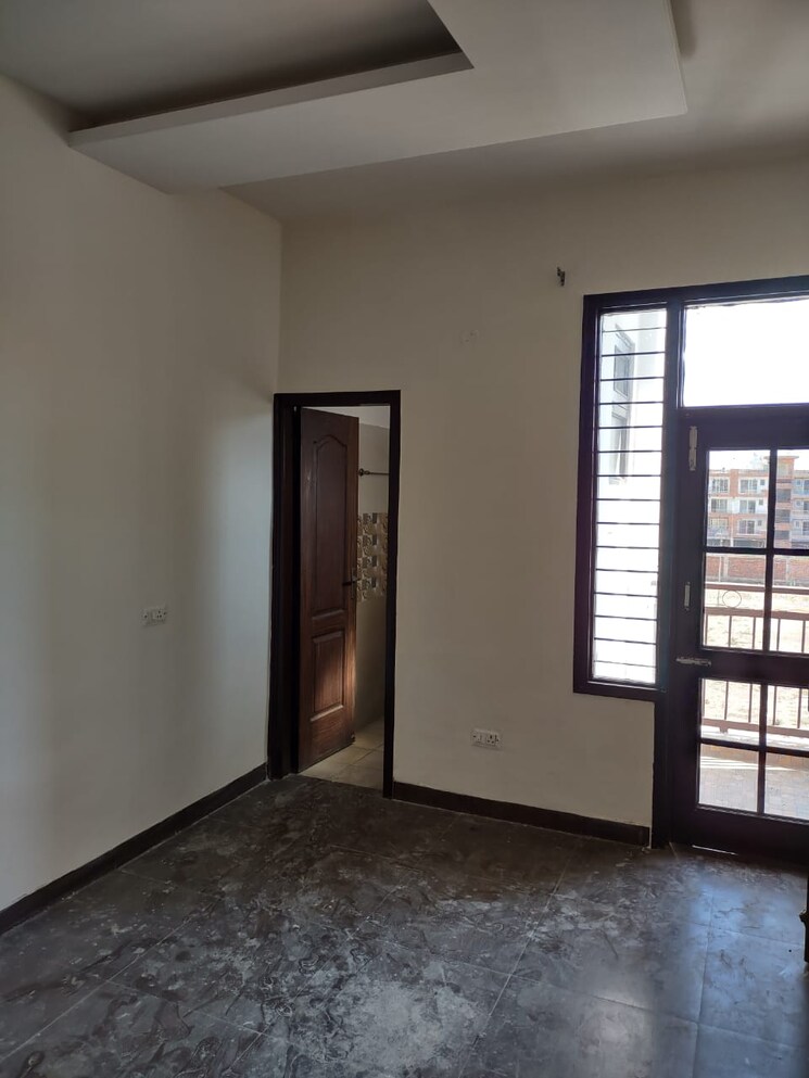 Room, dhakoli 2 Bedroom 1000 Sq.Ft. Builder Floor In Dhakoli Zirakpur 8608145