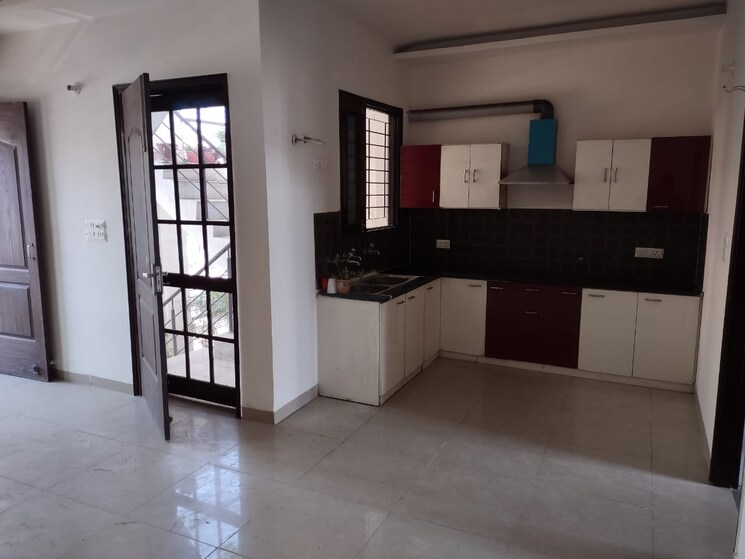 Room, dhakoli 2 Bedroom 1000 Sq.Ft. Builder Floor In Dhakoli Zirakpur 8608145