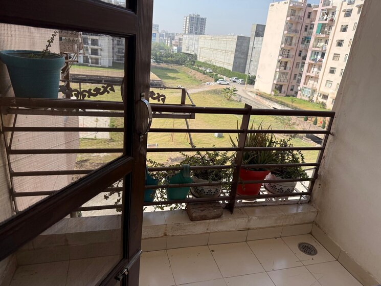 Balcony, dhakoli 3 Bedroom 1800 Sq.Ft. Apartment In Dhakoli Zirakpur 8608150