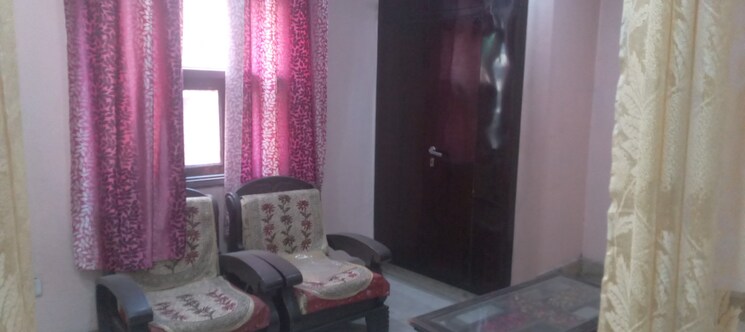 Living Room, shastri nagar 1.5 Bedroom 750 Sq.Ft. Builder Floor In Shastri Nagar Delhi 8608167
